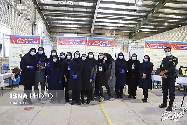 واکسیناسیون افراد ۶۰ سال به بالا و دانشجویان دانشگاه علوم پزشکی کرمان/ به روایت تصاویر